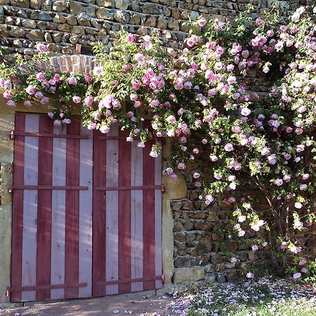 Chambres D'Hotes La Vie En Roses Iguerande Екстериор снимка